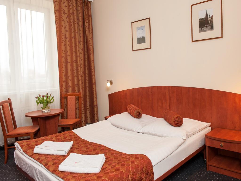 Hotel Arkadia Legnica Room photo
