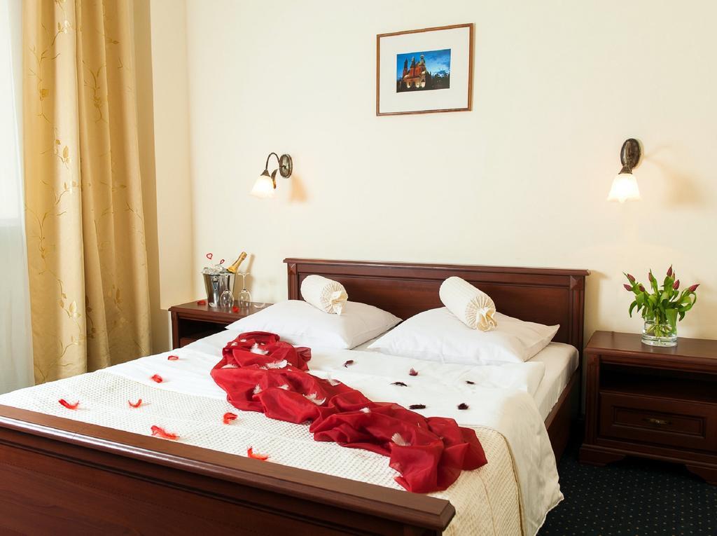 Hotel Arkadia Legnica Room photo
